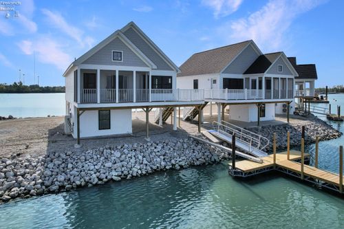 unit-11-545 W Lakeshore Dr, Port Clinton, OH, 43452-9075 | Card Image