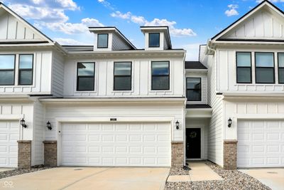 3266 Morab Drive, Townhouse with 3 bedrooms, 2 bathrooms and null parking in Zionsville IN | Image 1