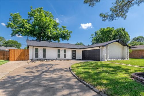524 Circleview Dr N, Hurst, TX, 76054-3406 | Card Image