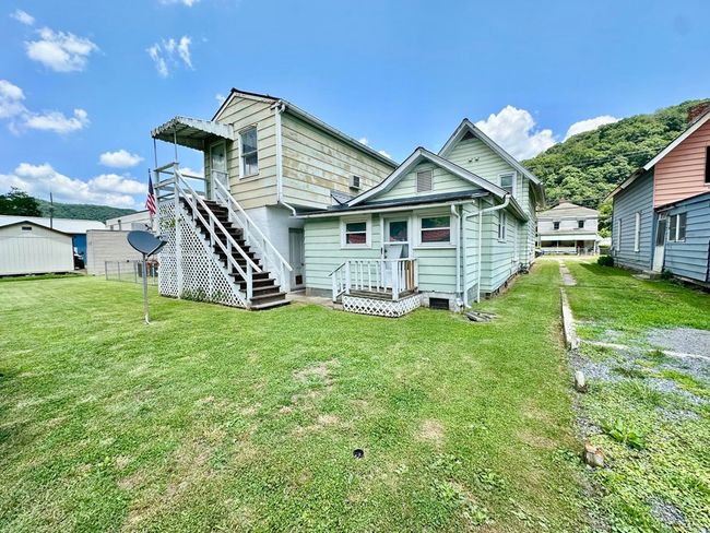 228 Main St, Home with 3 bedrooms, 2 bathrooms and null parking in Hinton WV | Image 21
