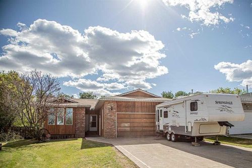 {{alt}} | Card Image