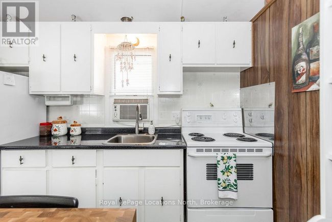 1981 Tiny Beaches Rd S, House other with 3 bedrooms, 1 bathrooms and 2 parking in Tiny ON | Image 14