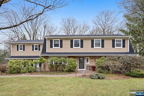 26 Valley Ln, Upper Saddle River, NJ, 07458-1629 | Card Image