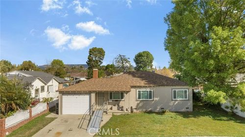 18739 Cantlay St, Reseda, CA, 91335-2756 | Card Image