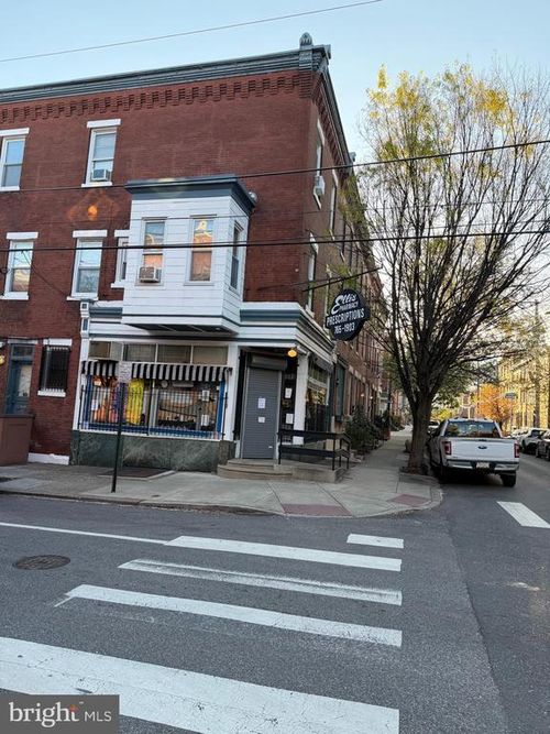 2f-2441 Brown St, PHILADELPHIA, PA, 19130-2462 | Card Image