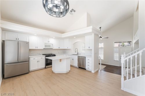 8872 Chapman Pt, Las Vegas, NV, 89129-6318 | Card Image