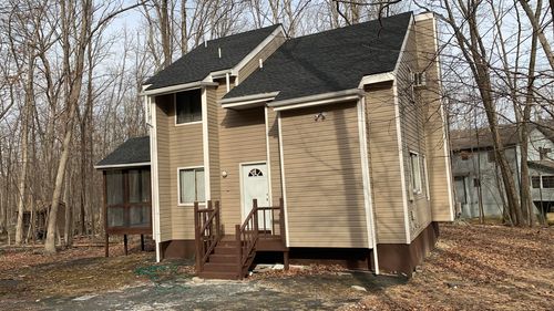 161 St Andrews Dr, Bushkill, PA, 18324-8671 | Card Image