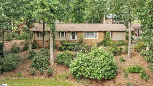 1 Oakleaf Dr, Taylors, SC, 29687-4942 | Card Image