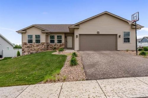 4414 Dublin Dr, Janesville, WI, 53546-8804 | Card Image
