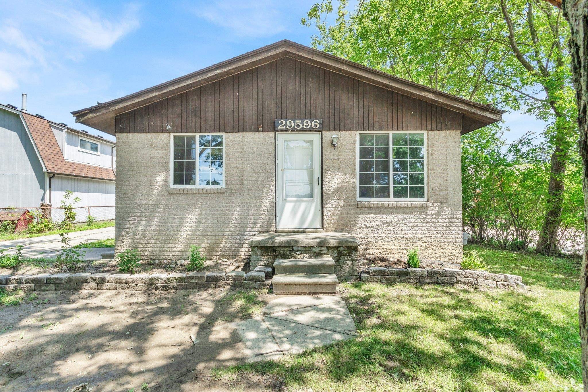 Utica Rd, Roseville, MI 48066
