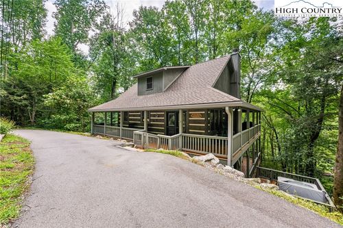 535 Tweetsie Ln E, Banner Elk, NC, 28604-8756 | Card Image