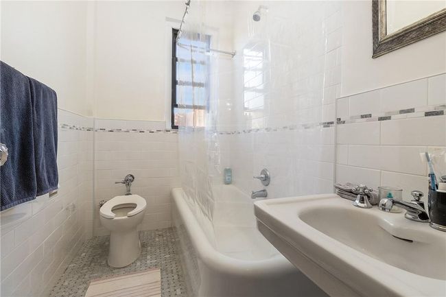 APT-4F - 143 Garth Rd, Home with 1 bedrooms, 1 bathrooms and null parking in Scarsdale NY | Image 12