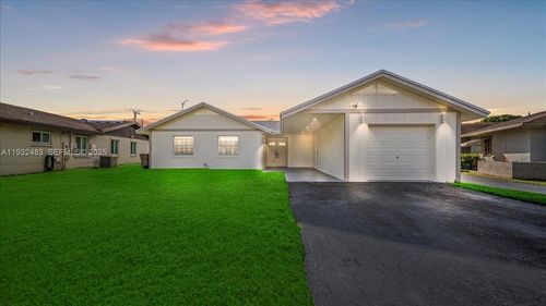 2279 Nova Village Dr, Davie, FL, 33317-7036 | Card Image