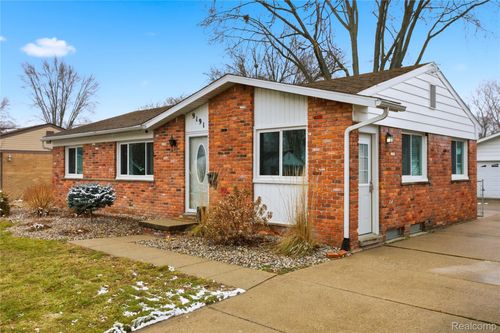 9191 Redbud Ave, Plymouth, MI, 48170-4108 | Card Image