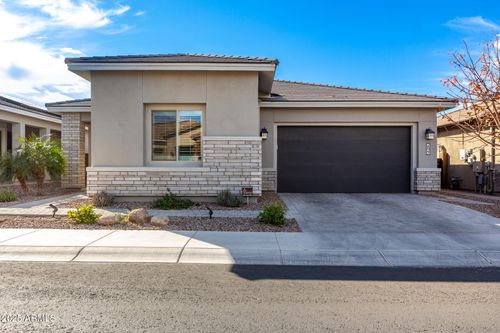 2827 E Robin Ln, Phoenix, AZ, 85050-8282 | Card Image