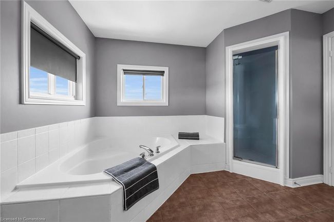 11 Sundial Cres, House other with 5 bedrooms, 3 bathrooms and 6 parking in Dundas ON | Image 33