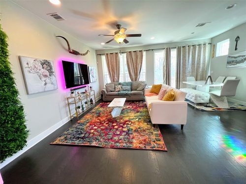 b-807 E 16th St, Austin, TX, 78702-1057 | Card Image