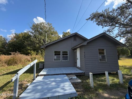 4148 Magnolia St, Moss Point, MS, 39563-4132 | Card Image