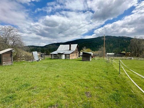 11 Fourth Of July Creek Rd, Danville, WA, 99121-5111 | Card Image