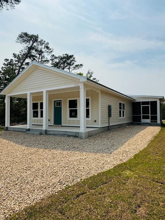 1722 Landing St, House other with 3 bedrooms, 2 bathrooms and 3 parking in Carrabelle FL | Image 40