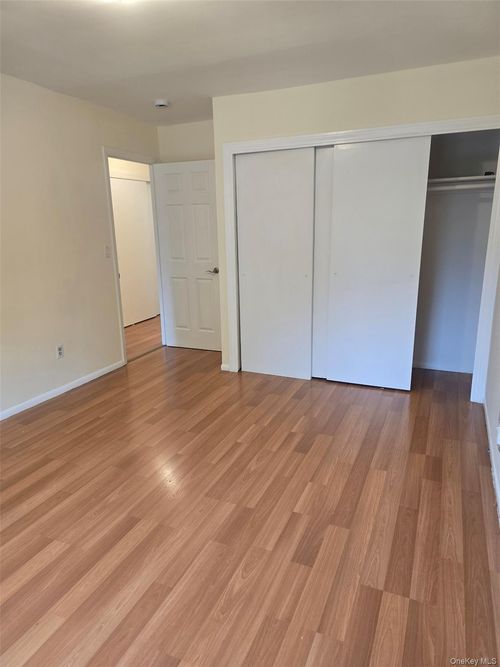 12 Hillside Ave, West Haverstraw, NY, 10993-1006 | Card Image