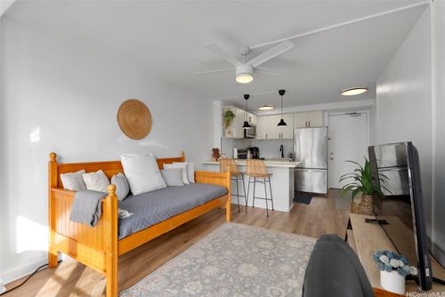 apt-609-445 Kaiolu St, Honolulu, HI, 96815-2250 | Card Image