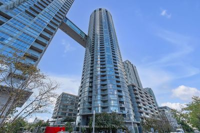 PH10 - 21 Iceboat Terr, Condo with 3 bedrooms, 4 bathrooms and 2 parking in Toronto ON | Image 2