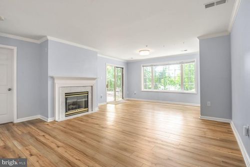 4-a-20406 Shore Harbour Dr, GERMANTOWN, MD, 20874-5424 | Card Image
