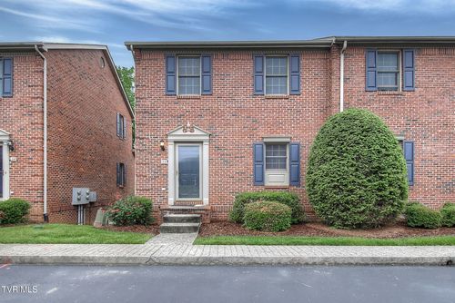 33-33 Oak Leaf Cir, Johnson City, TN, 37601-4313 | Card Image