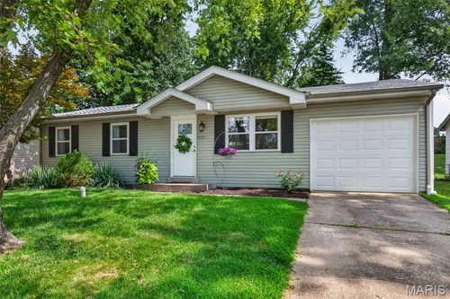 4035 Mary Ridge Ln, Saint Charles, MO, 63304-2827 | Card Image