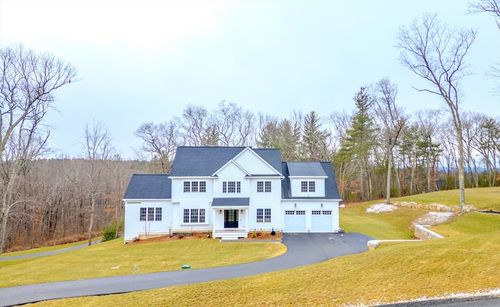 18 Locust Hill Dr, Mendon, MA, 01756-1292 | Card Image