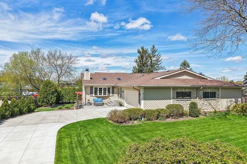 N111W16636 Esquire Court, Germantown, WI, 53022 | Card Image