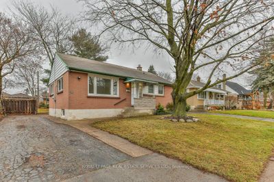 22 Tweedsmuir Ave, House other with 3 bedrooms, 2 bathrooms and 2 parking in London ON | Image 1