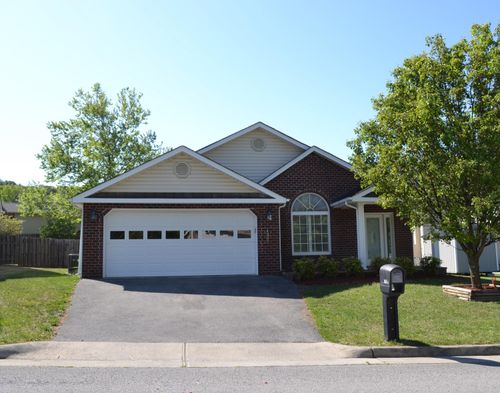 4305 Faircrest Ln, Roanoke, VA, 24018-9012 | Card Image