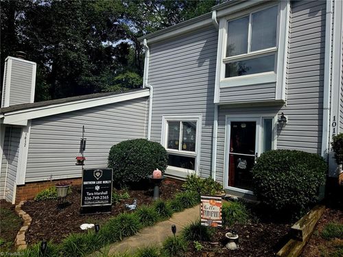1015 Turtle Rock Ln, Winston Salem, NC, 27104-3436 | Card Image