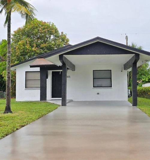 2917 Nw 2nd St, Pompano Beach, FL, 33069-2593 | Card Image