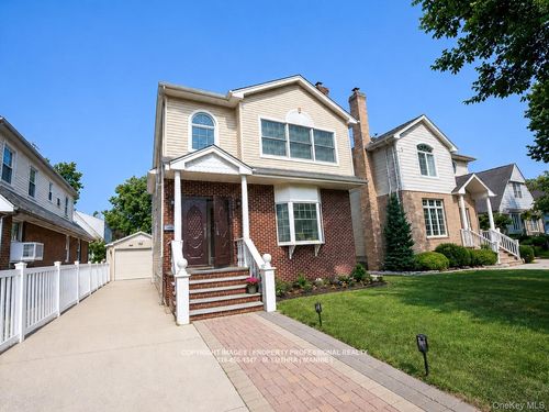103 Holland Ave, Floral Park, NY, 11001-1230 | Card Image