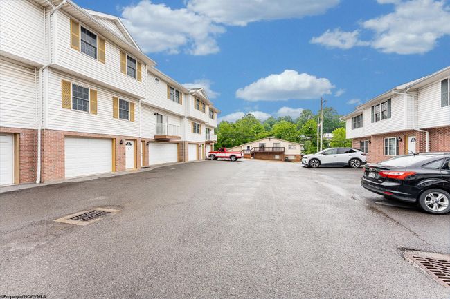 APT-4 - 1339 Riddle Ave, Townhouse with 2 bedrooms, 3 bathrooms and 3 parking in Morgantown WV | Image 32
