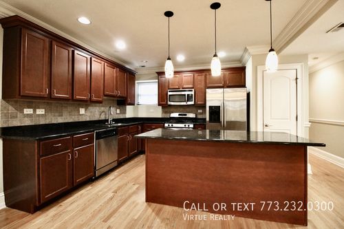 g-5528 S Indiana Ave, Chicago, IL, 60637-1025 | Card Image