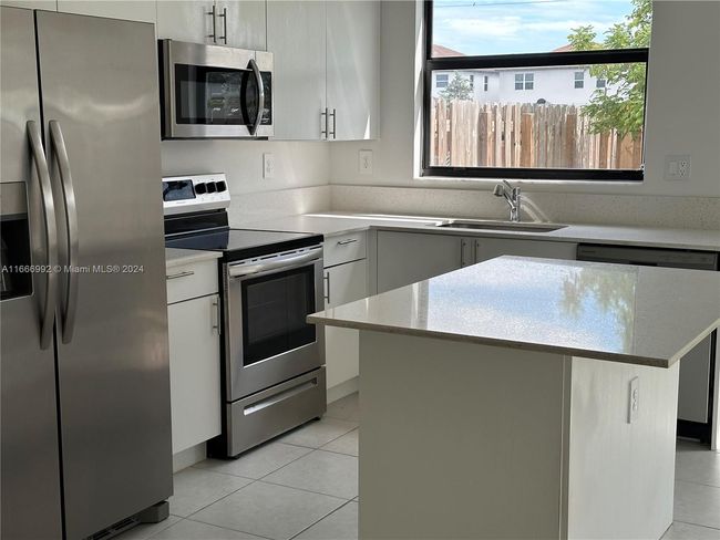 0 - 11836 Sw 247 Th Ter, Townhouse with 3 bedrooms, 3 bathrooms and null parking in Homestead FL | Image 5