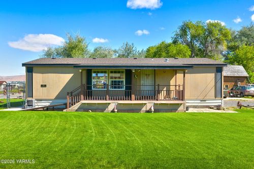 2815 La Framboise Rd, Moxee, WA, 98936-9730 | Card Image