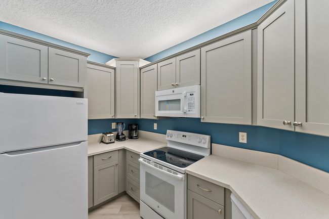 APT-204 - 500 Uno Lago Dr, Condo with 2 bedrooms, 2 bathrooms and null parking in Juno Beach FL | Image 14