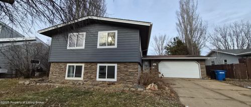 445 10th St E, Dickinson, ND, 58601-6216 | Card Image