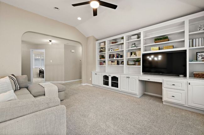 Great built-in storage | Image 25