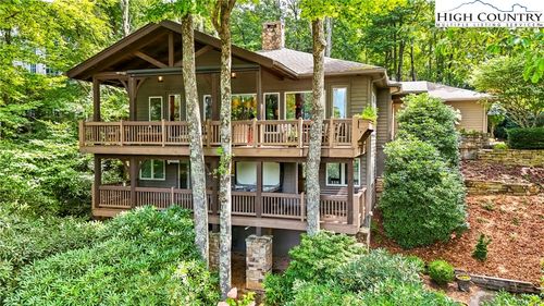 372 Wonderland Woods Dr, Blowing Rock, NC, 28605-9054 | Card Image
