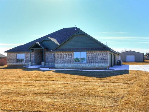 8651 Oak Tree Cir, Edmond, OK, 73025 | Card Image