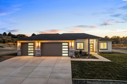 4090 S Kingwood St, Kennewick, WA, 99337-5744 | Card Image