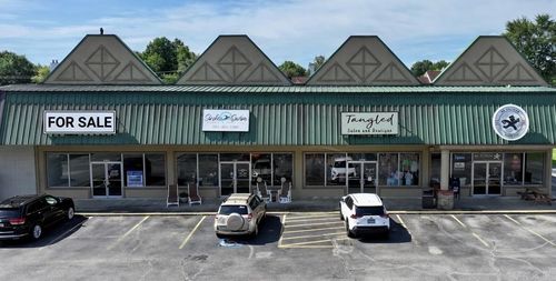 2301 W Beebe Capps Expy, Searcy, AR, 72143-4905 | Card Image