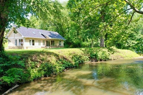 6389 Old Hwy 64 W, Warne, NC, 28909-7725 | Card Image