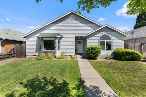 145 Sw Vicki Lane, Grants Pass, OR, 97526 | Card Image